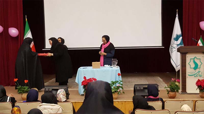 تجلیل از حضور یافتگان همایش ملی سرطان پستان و اهداء جوایز به برندگان مسابقه 26 مهر 97