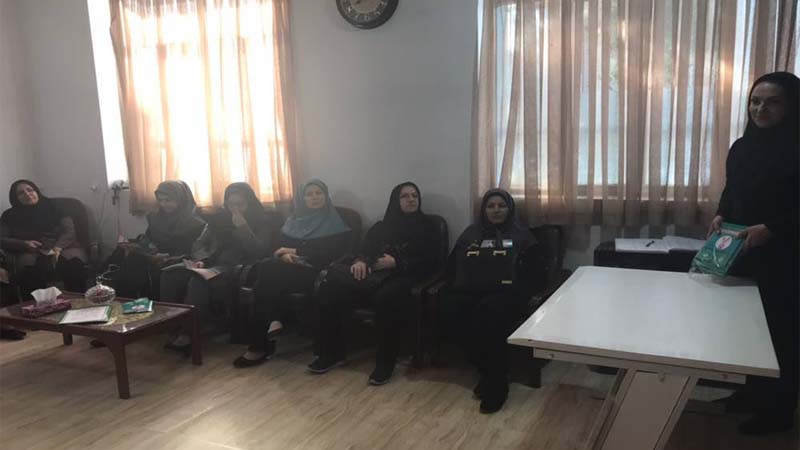 برگزاری جلسه آموزشی توسط راه آسمان باری معلمان مدرسه دخترانه نیمه شعبان