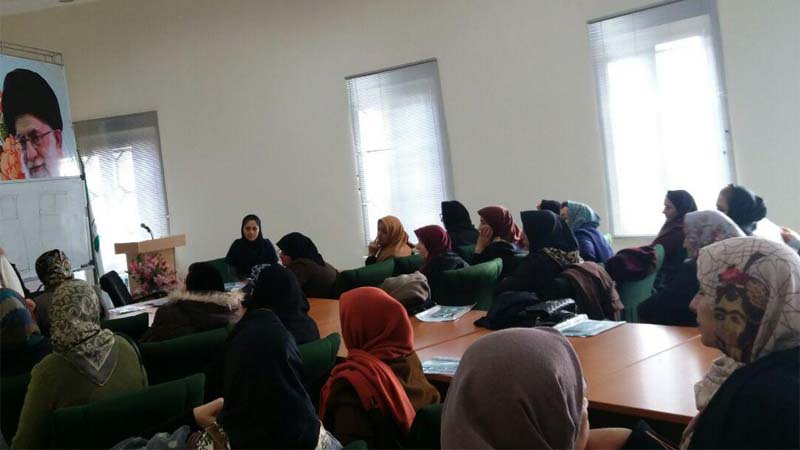 برگزاری دومین جلسه آموزشی راه آسمان در کانون بازنشستگان استان سمنان 