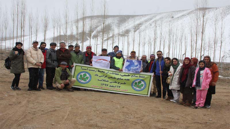 روز درخت کاری و حضور گروه های کوهنوردی از جمله همنوردان راه آسمان و کاشت بذر در منطقه پرور