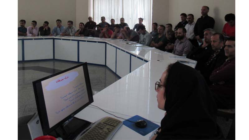 برگزاری کارگاه آموزشی راه آسمان در کارخانه ی نورد و لوله ی استان