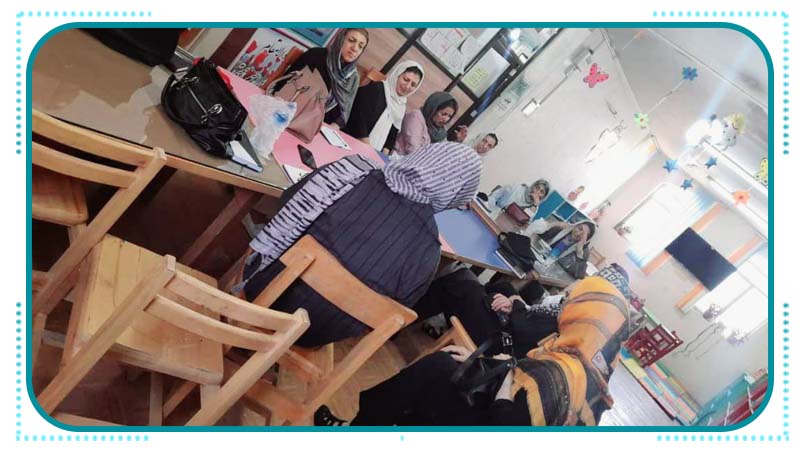 برگزاری جلسه مستمر آموزش سبک زندگی و سلامت خانواده در کتابخانه شهید همتی